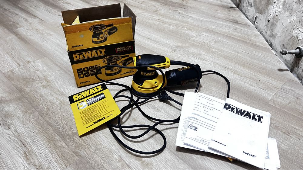 Шлифмашина фирмы DEWALT