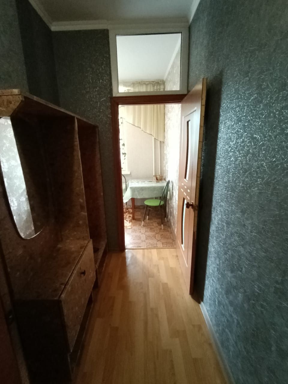Сдаю 1ком.квартиру по суточно и по часам... мкр.Мынбулак 7д.