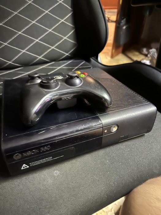 Xbox 360W+50 игр прошитый 1 джойстик