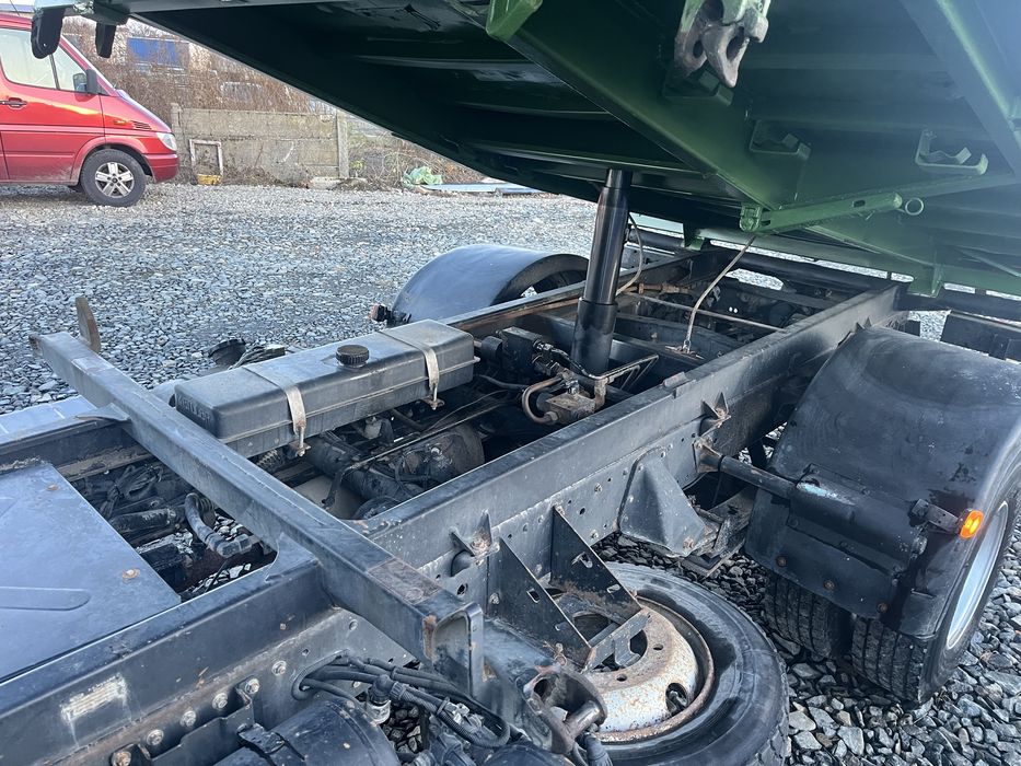 Man 8/163 basculabil pe 3 parti