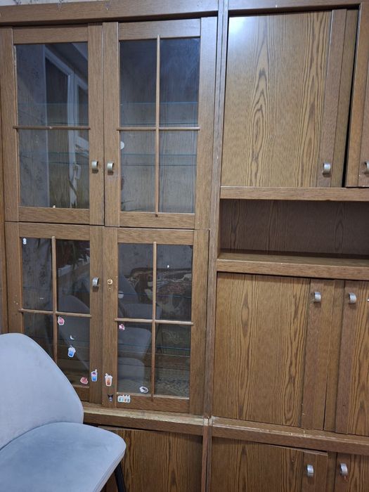 Сервант сотилади. Холати яхши