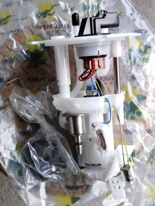 Продаётся бензонасос, радиатор ступица малибу.