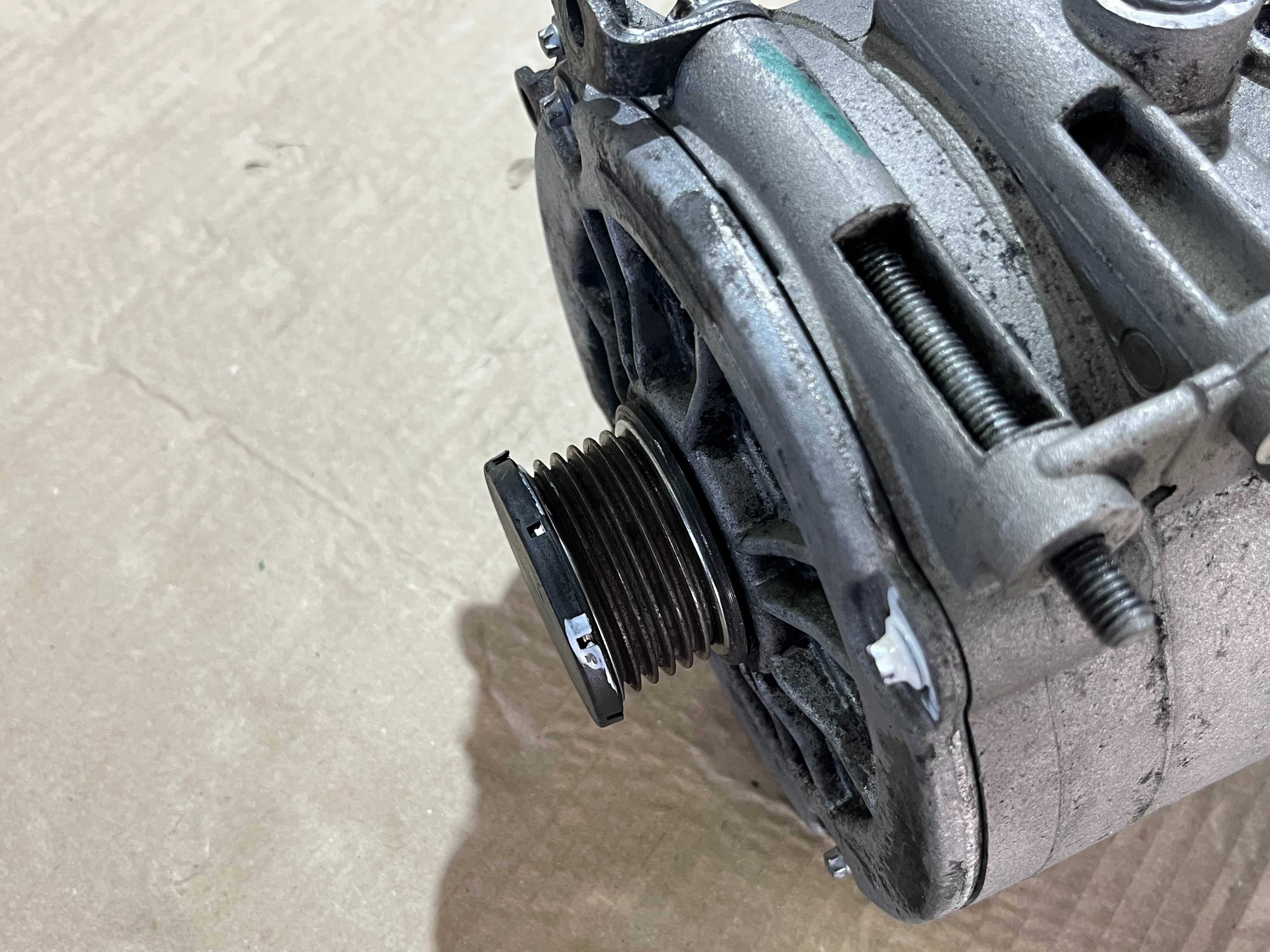Генератор за Mercedes W203 W210 2.2 CDI