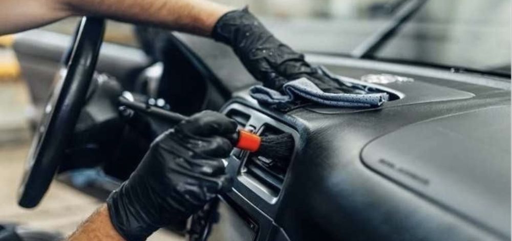 Ofer servici auto detailing auto !