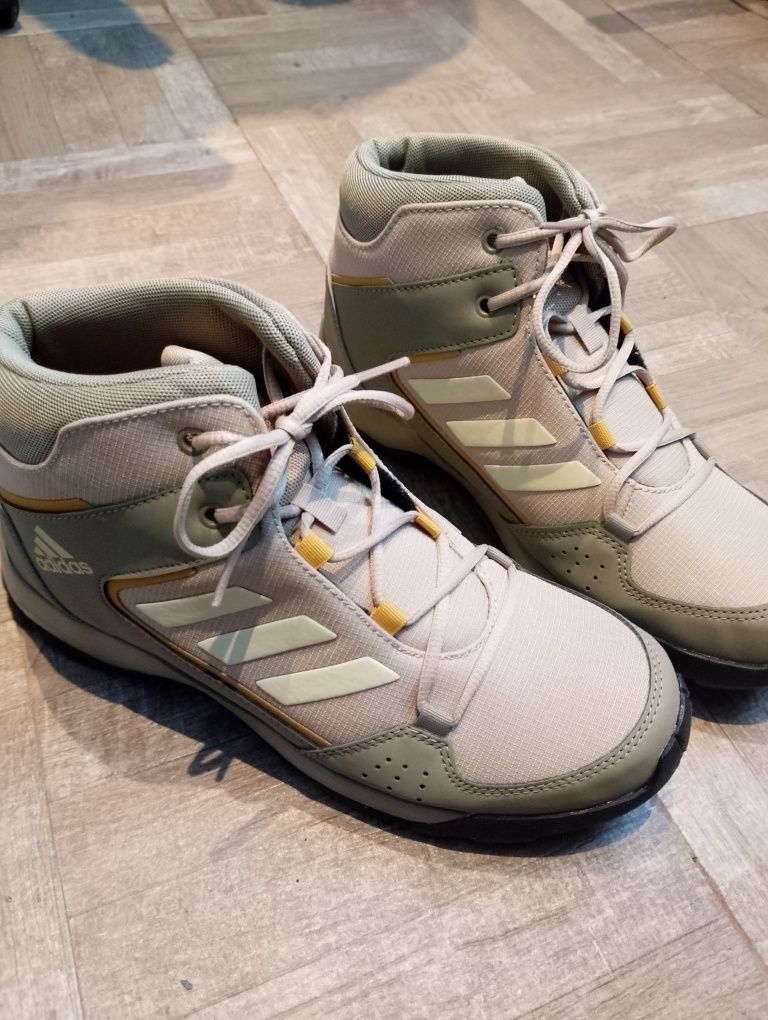 Обувки , боти Adidas