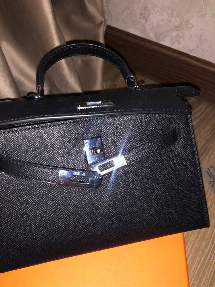 Сумка Hermes в отличном состоянии в коробке