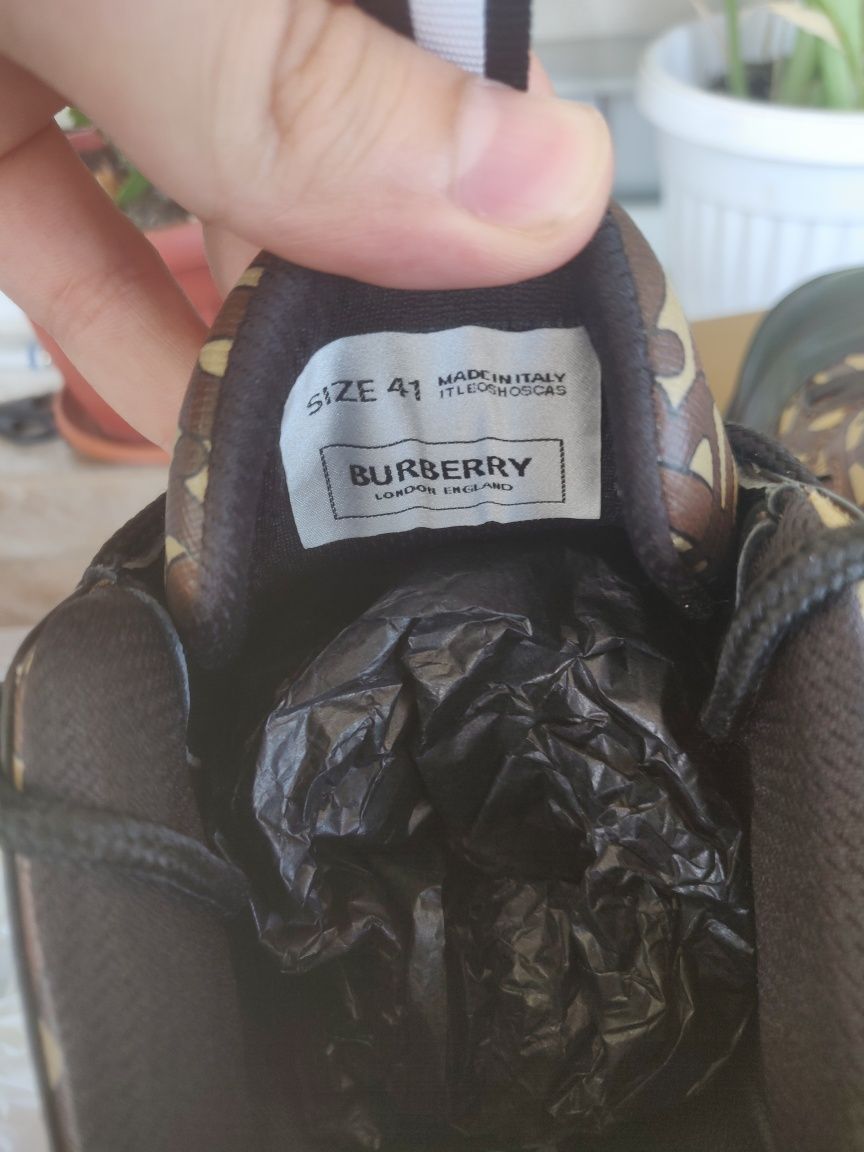 Burberry Monogram Print Arthur Sneakers 41-42 номер