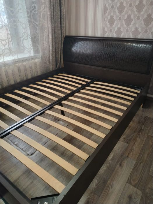 Кровать с матрасом