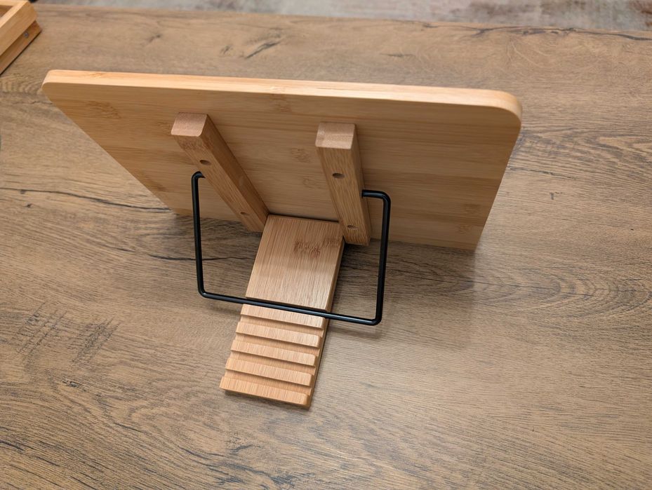Suport carte/tableta din lemn (de la Carturesti)