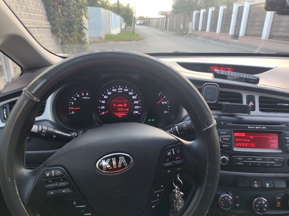 Vând KIA ceed 2013