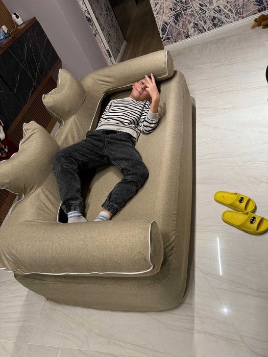 Canapea gonflabila pentru curte sau apartament