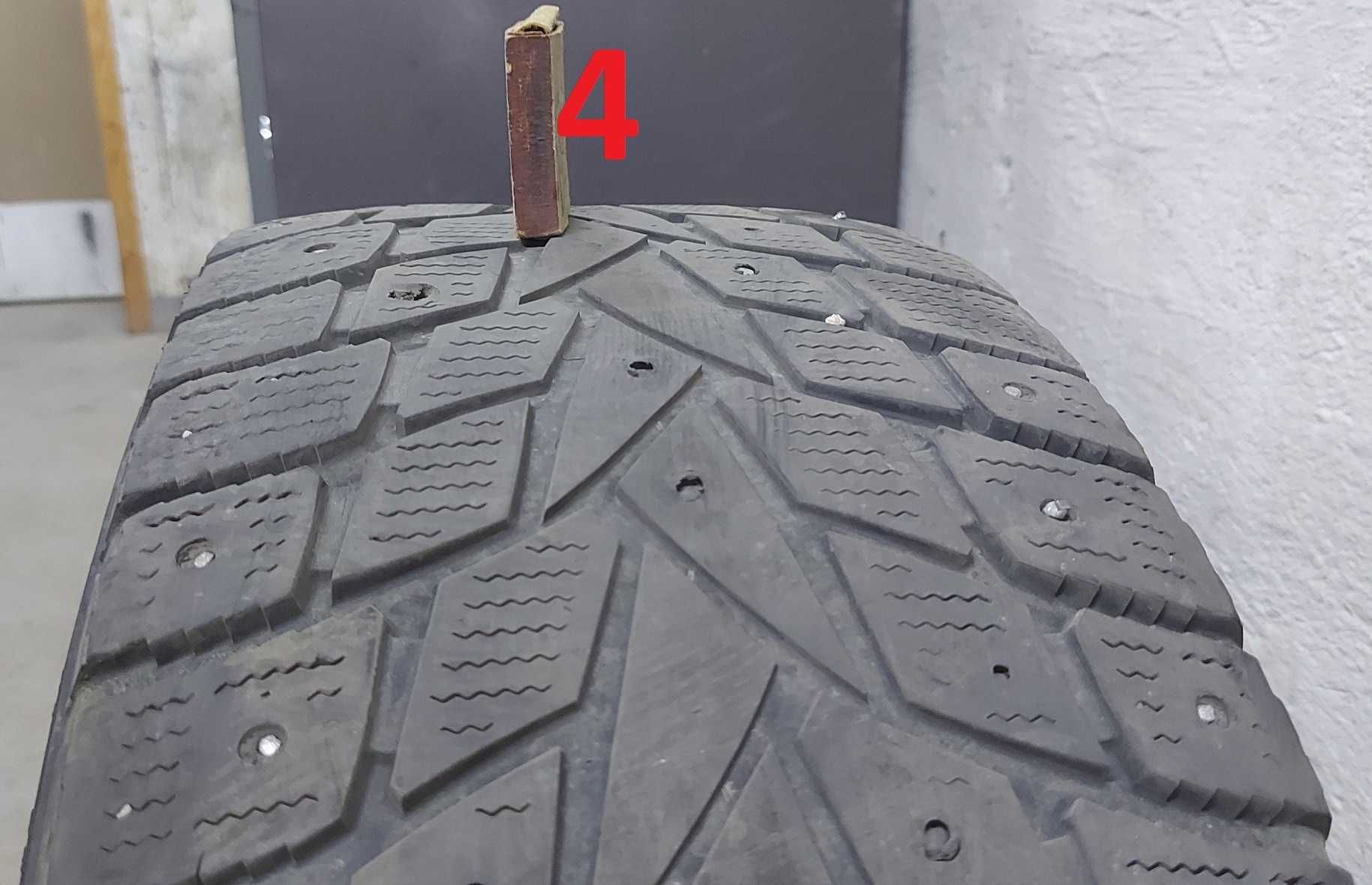 Зимняя шипованная Dunlop Grandtrek ICE02 245/60 R18 105T