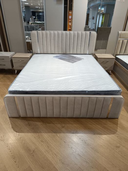 Кровать двухспальная по акции