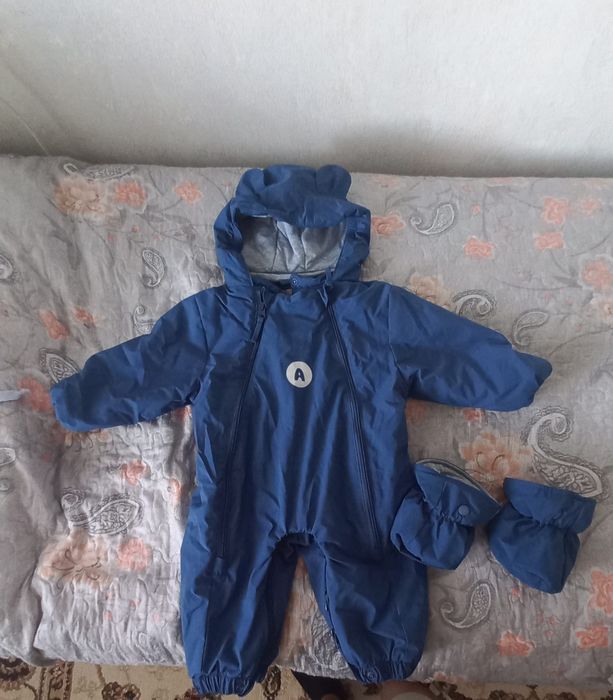 Продам детский комбинезон