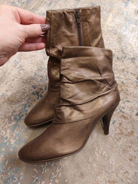 Cizme/ botine Paola Feri mărime 38. Piele naturala. Noi.
