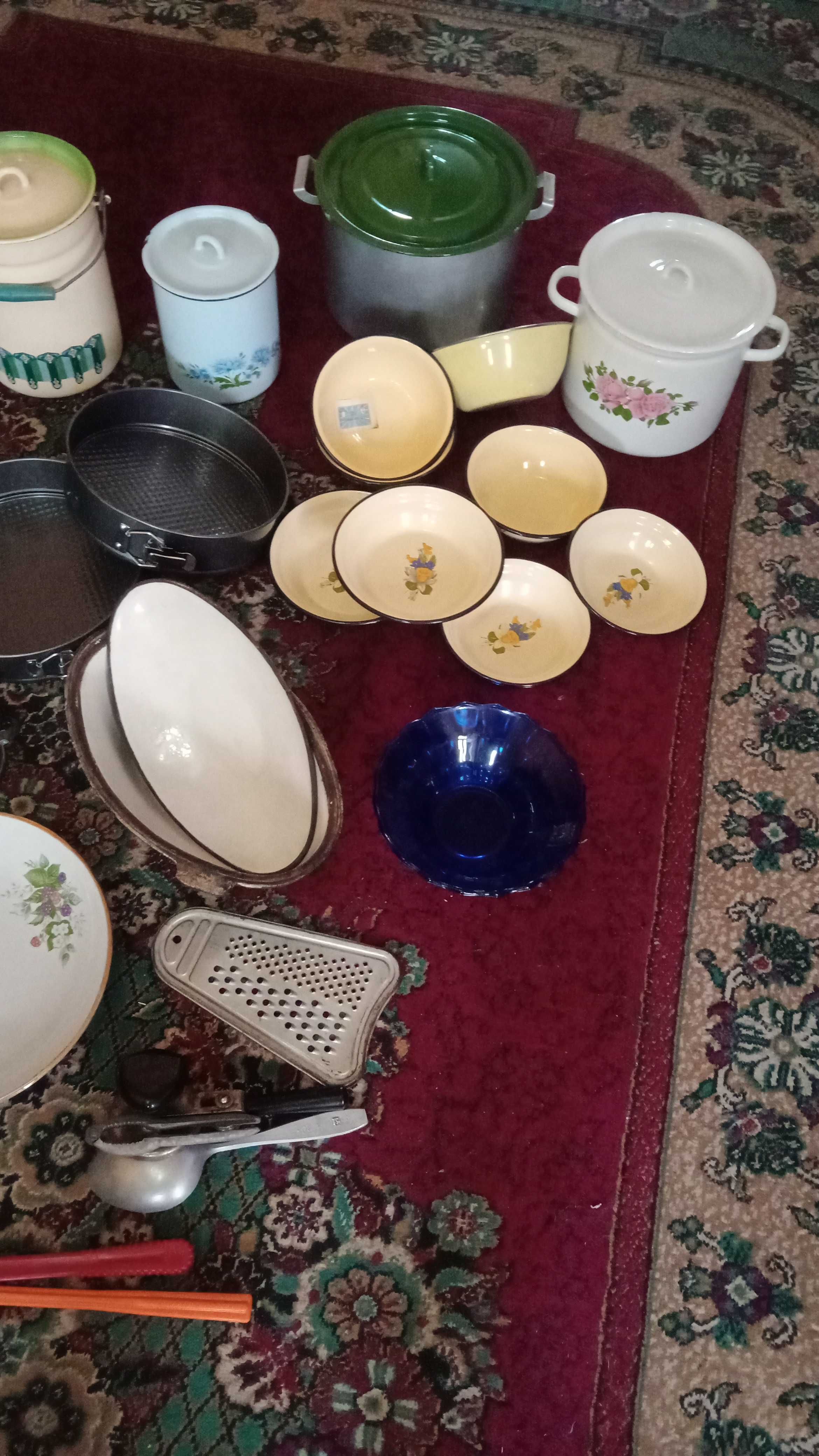 Посуда кастрюля,казан,бидон,чашки,термос,чашки