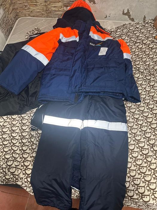 Продам.   костюмы