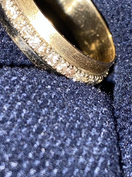 Златен пръстен с цял ред ЕСТЕСТВЕНИ ДИАМАНТИ