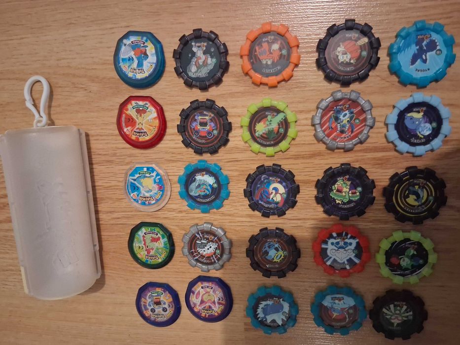 Vand boinx-uri pokemon din diferite editii. Detalii in descriere!