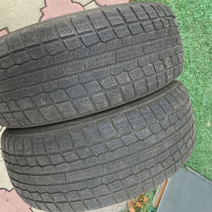 Продаются 2 зимние шины Yokohama iceGUARD iG20
