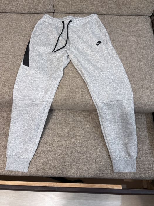 Pantaloni Nike Tech marimea S