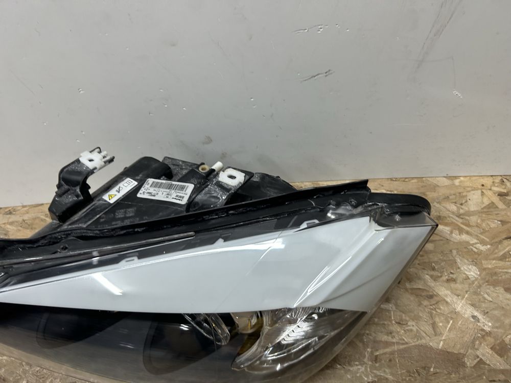 Far faruri bmw X1 E84 bi xenon non lci 2008-2011 stanga