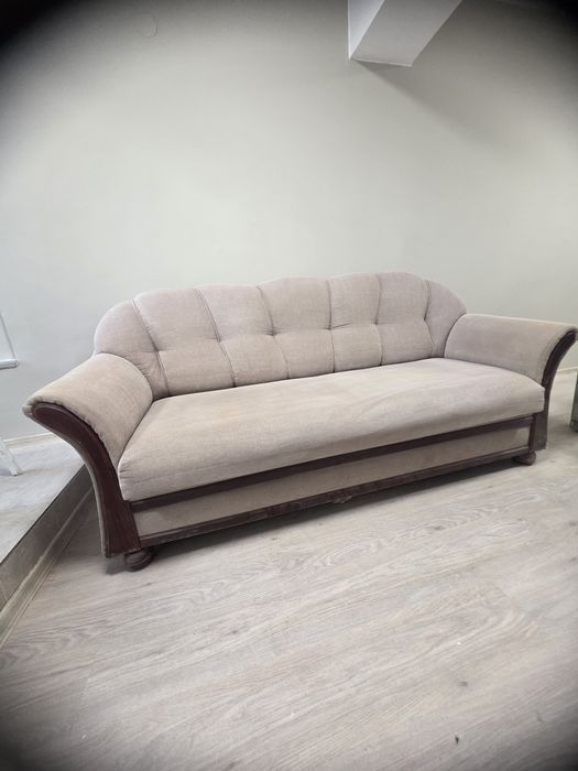 Разтегателен диван