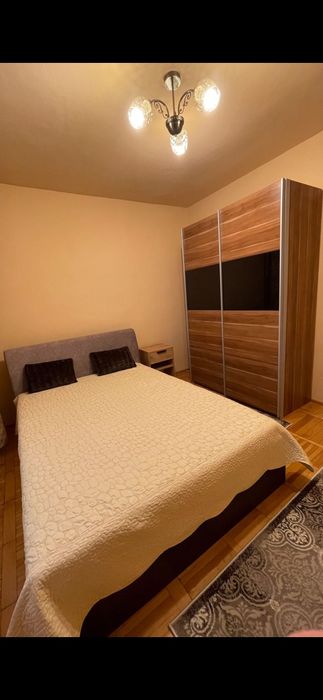 Vand pat pt dormitor cu saltea,locație Tg-Mureș