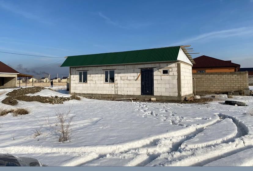 Продам участок с времянкой