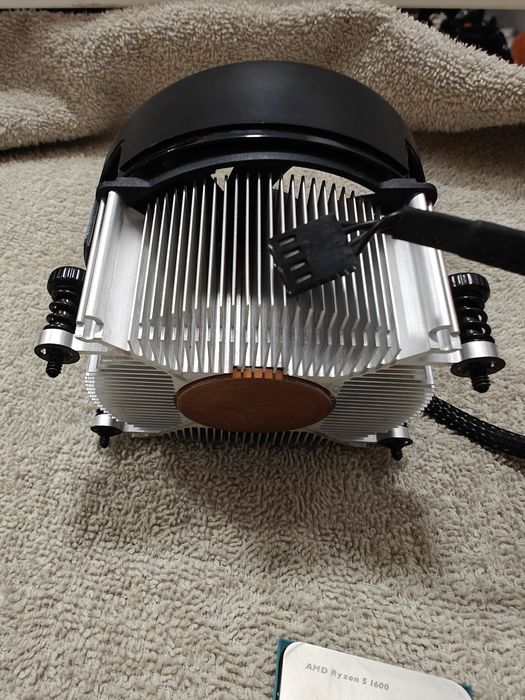 AMD Ryzen 5 1600x + оригиналното охлаждане