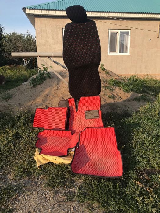 Продам чехол и полики на машину элантра можно купить одельно