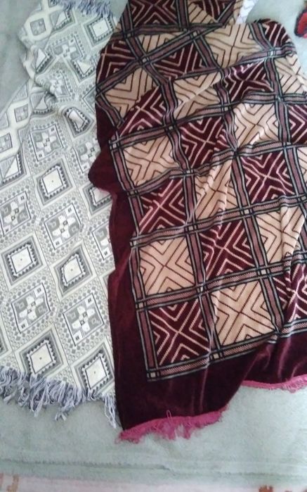 Постелката за столове и стена