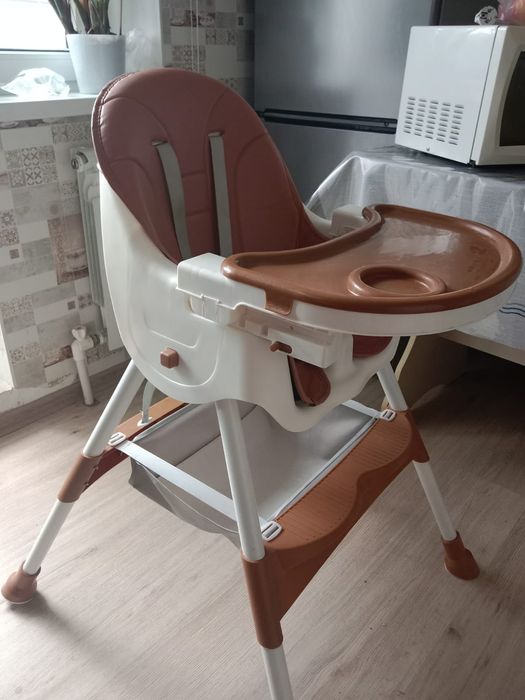 Столик для кормления почти новый 10тысяч тг