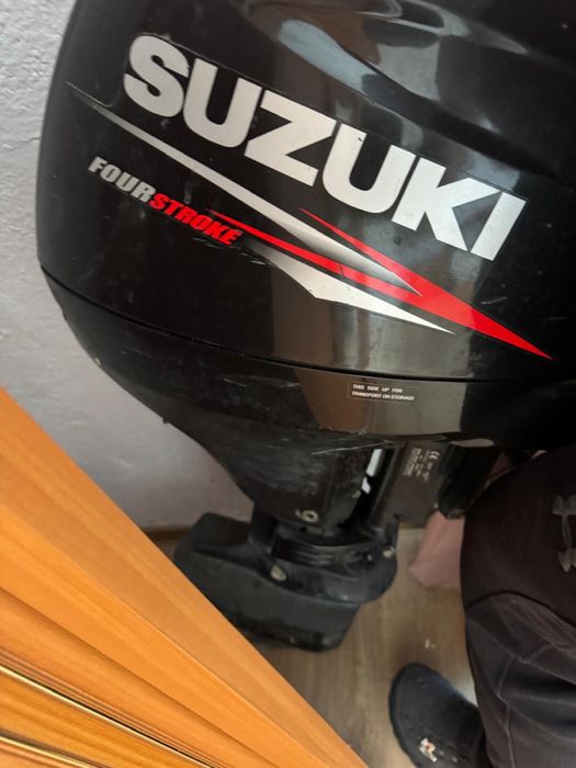 Vand licenta de pescuit cu barca metalica