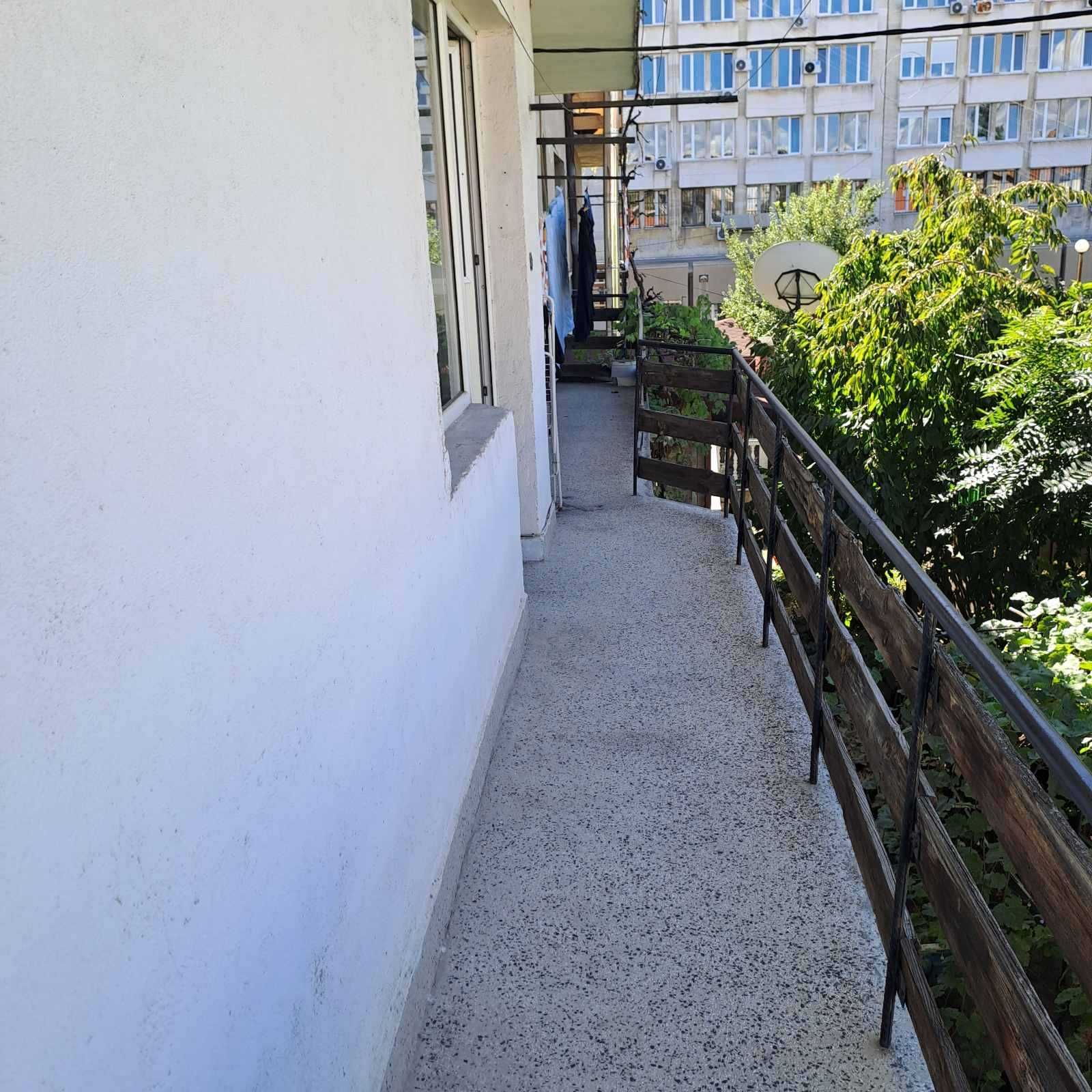 Продажба - Етаж от къща в гр. Кюстендил (център)