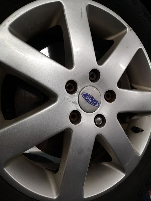 Jante aliaj ford pe 16 cu anvelope de iarna 215 55 16 distanta 5*108