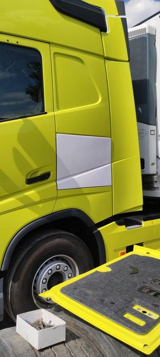 Ящик инструментальный на VOLVO