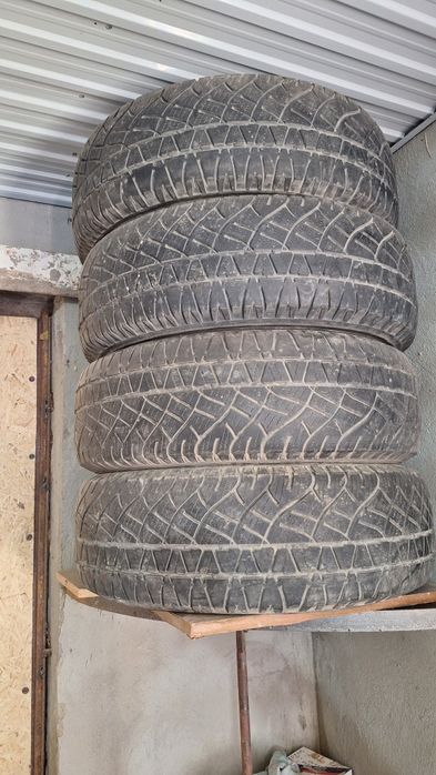 Продам зимние шины Мишлен.4 штук комплект