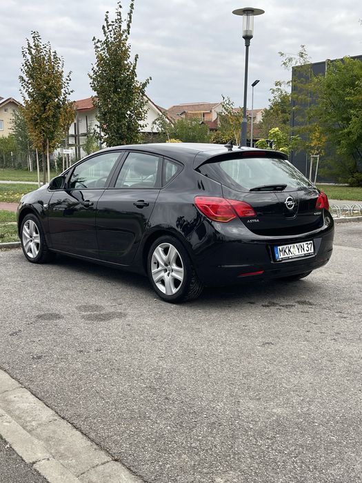 Opel Astra J 1.4 benzina 2011 Euro5