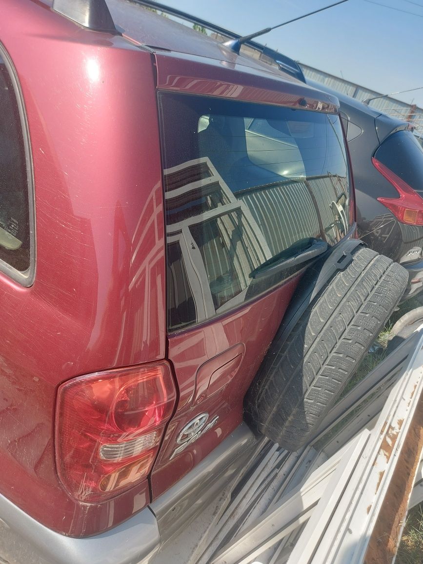 Bara fata / Spoiler/ Buclier Toyota Rav 4
