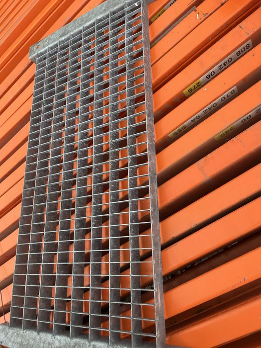 Trepte metalice zincate