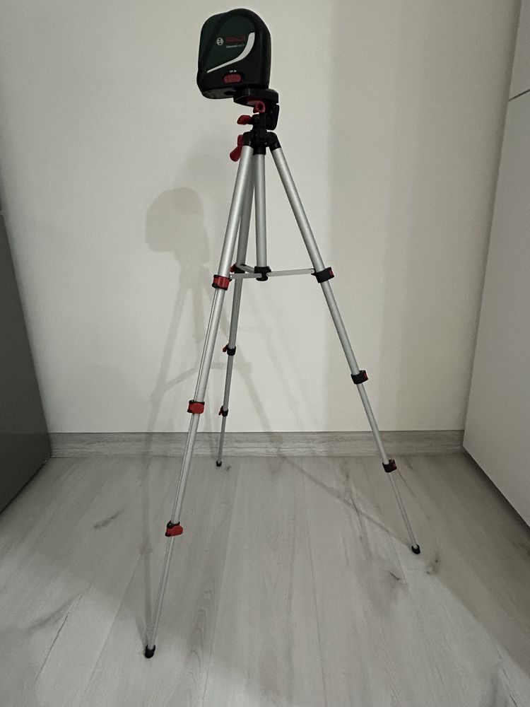 Nivela laser cu linii si punct