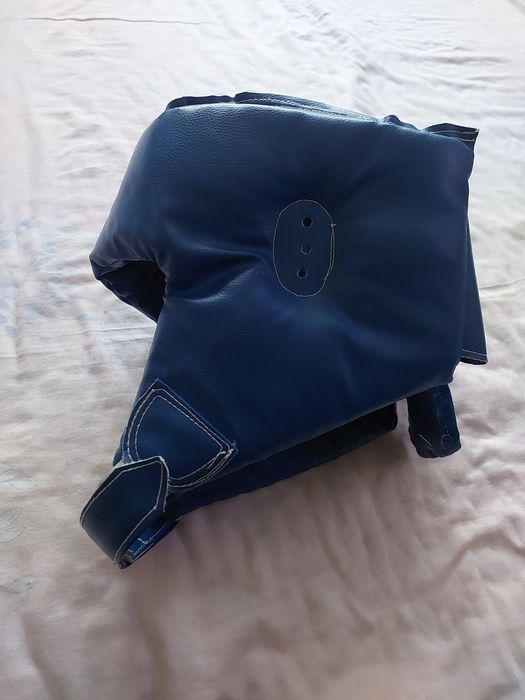 Шлем для  единоборств.