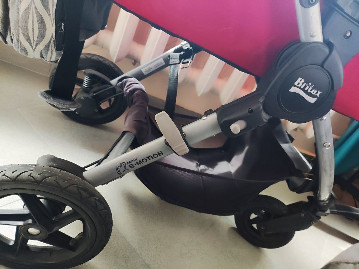 Britax Столче за кола + 2 основи и Britax B-Mition Комбинирана количка