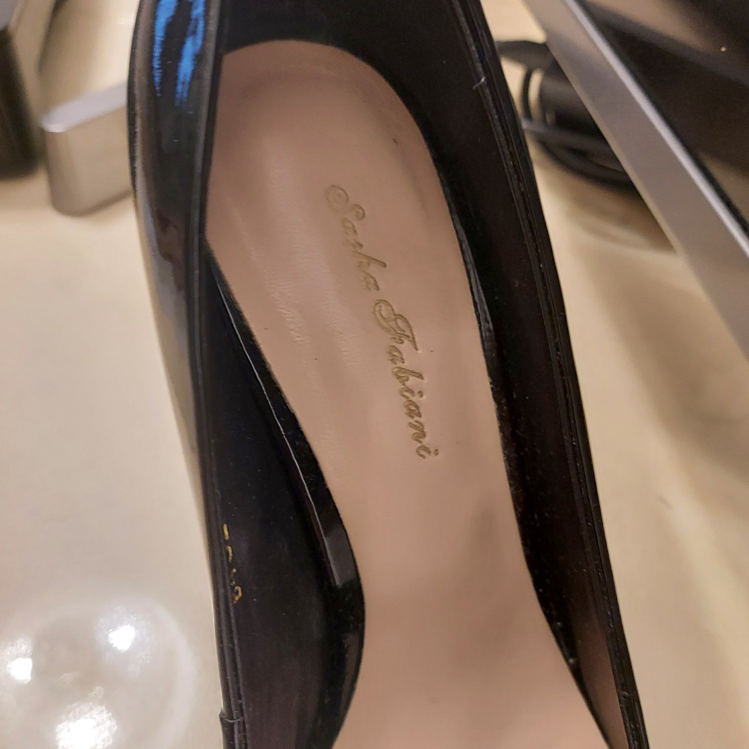 Pantofi cu toc piele lacuita
