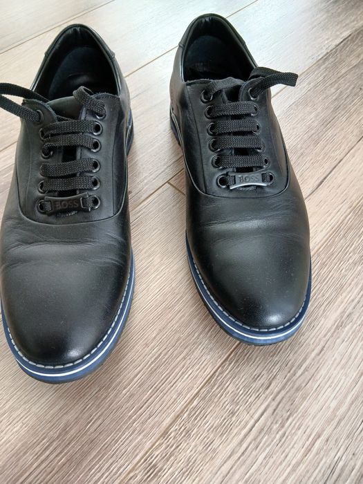 Обувки Boss, Номер 40, размер стелка 27см.