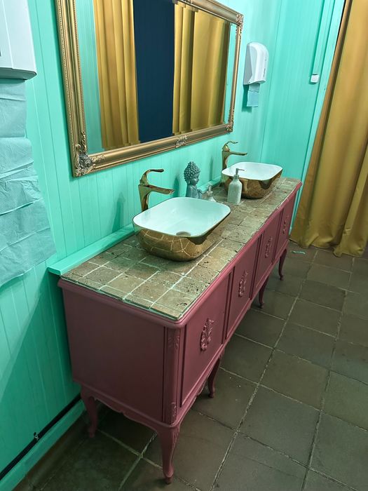 Set baie (chiuvete, robineți, oglindă, blat)