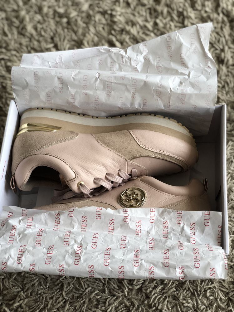 Adidași /sneakers de damă GUESS/roz deschis
