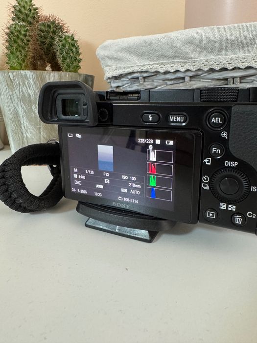 Sony a6100 + 3 обектива (всичко е в гаранция)