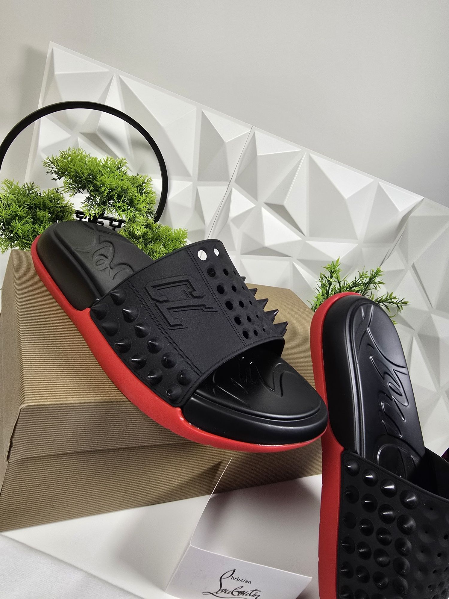 Чехли Christian Louboutin